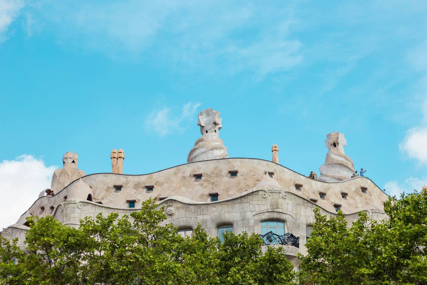 Vue panoramique sur la ville de Barcelone depuis le Mirador del Turo de la Rovira