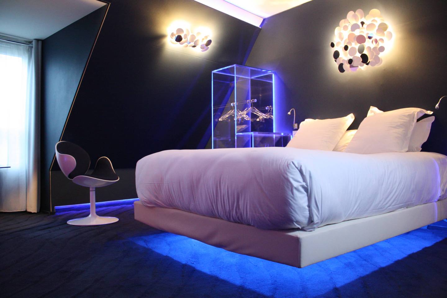 seven-hotel-voyage-twofrenchexplorers