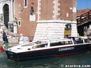 Les bateaux, embarcations et autres gondoles