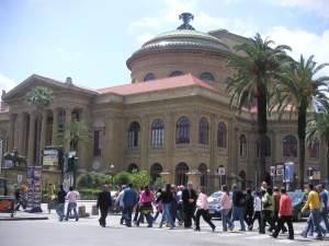 Le théâtre Massimo et ses environs à Palerme