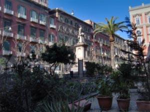 De la piazza Dante à la porta Capuana