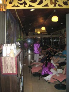 Bangkok, Le massage thaï