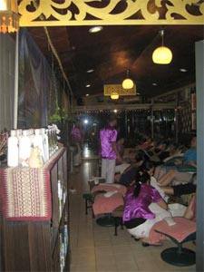Bangkok, Le massage thaï