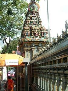 Bangkok insolite, temples hindous, sikh et mosquées