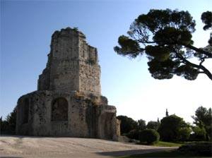 Nîmes