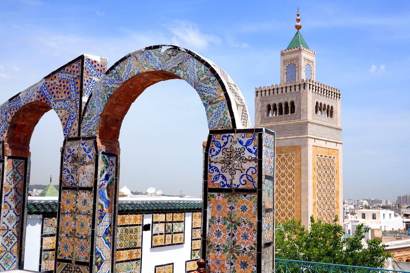 Vue sur la médina de tunis jusqu'à la grande Mosqué