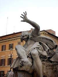 Fontaine des 4 Fleuves, statue