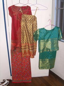 assortiments de vêtements thaïs