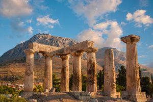 Grèce antique cités grecques : Les ruines du temple d'Apollon à Corinthe