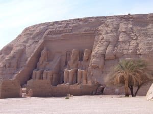La facade du temple de Ramses II