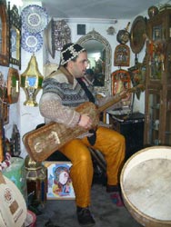 tambours gnaoua et instruments de musique