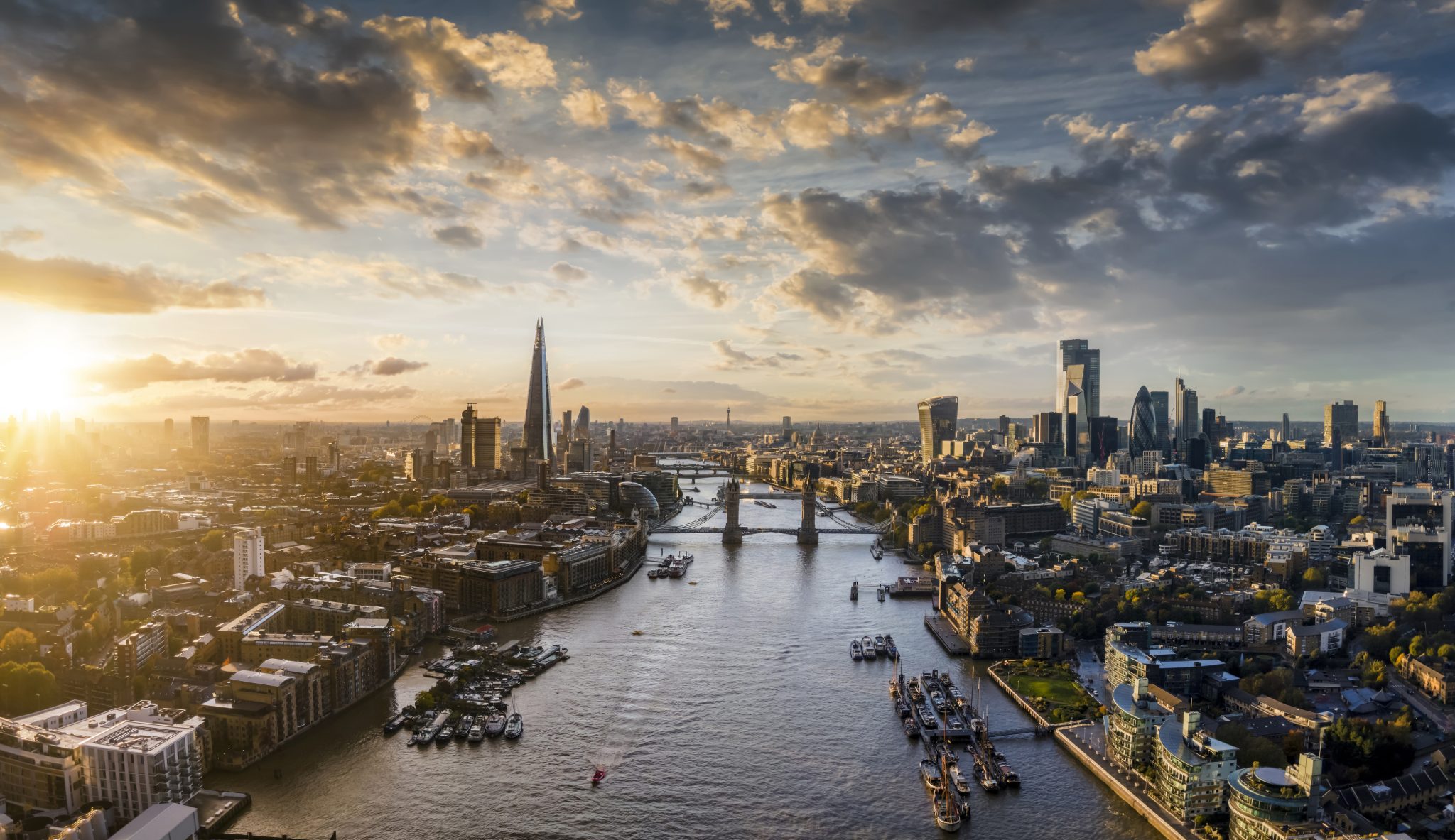 Vue aérienne de Londre, au coucher du soleil