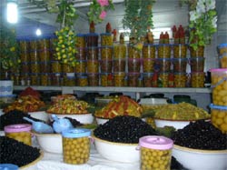 Olives vendues au marché couvert de Sefrou