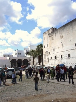 Mechouar, la place historique de la kasbah, où se dresse (à droite) l'ancien Palais de Justice