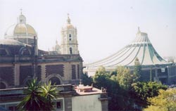 L’ancienne et la nouvelle basilique L’ancienne et la nouvelle basilique