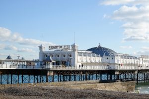 Vue extérieure du Palace Pier à Brighton