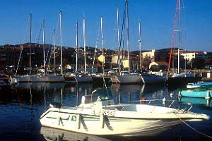 le port de plaisance de Propriano et ses bateaux