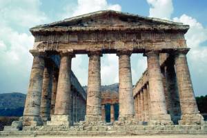 Segesta temple colonnes
