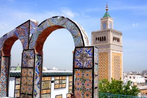 Vue sur la médina de Tunis jusqu'à la grande Mosqué