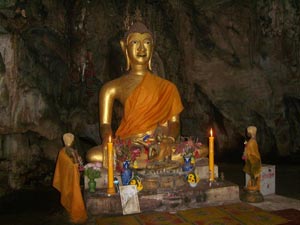 Wat Tham khao Pun, une des grottes