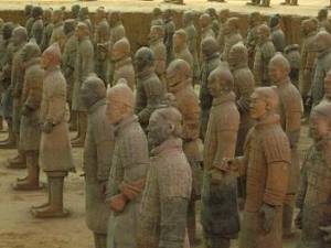 Les soldats restaurés de la première fosse Les soldats restaurés de la première fosse