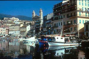 Le vieux port de Bastia et l'église St Jean Baptiste