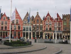 maisons autour du Markt, la place centrale de Bruges