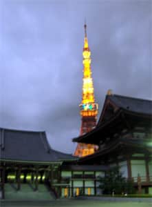 Le temple Zojoji, juste derrière la tour de Tokyo