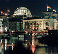 Le Reichstag la nuit