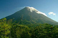 Eruption du volcan d'Arenal en Costa Rica