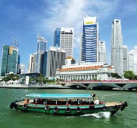 Vue des gratte-ciels modernes du quartier financier, Singapour