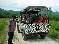 Un guide bien informé racontant l'histoir de la Jamaïque, Negril