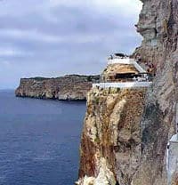 La célèbre grotte de Xoroi, Baleares