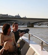 Une croisière en amoureux sur la Seine, Paris