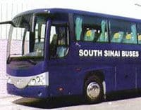 Un bus de transfert à l'aéroport d'Assouan