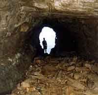 Le tunnel de la roche percée à Bourail