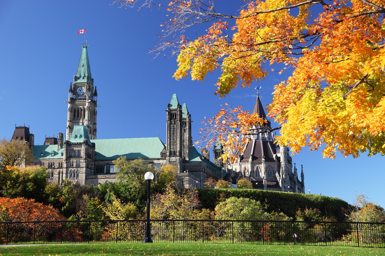 colline Parlement - Édifices du Parlement canadien
