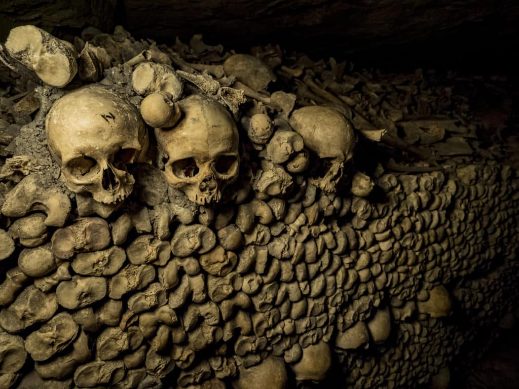 Pour se faire peur à Paris : les catacombes
