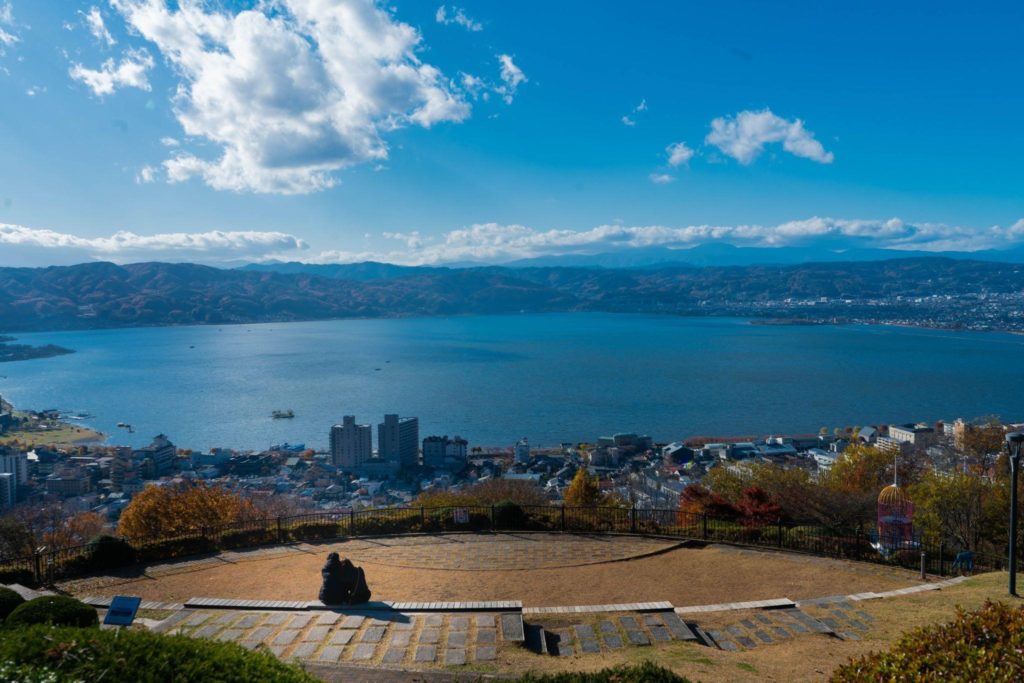 Le lac Suwa à Matsumoto