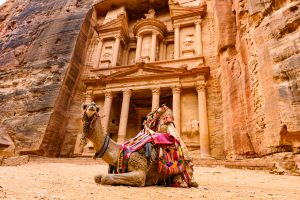 Visiter Petra - Vue spectaculaire de Al Khazneh (le Trésor) à Petra.