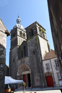 Basilique Saint-Andoche, à Saulieu
