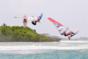 Figure en windsurf sur la riviera de Guadeloupe