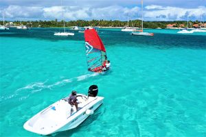 Windsurf sur le lagon en riviera de Guadeloupe