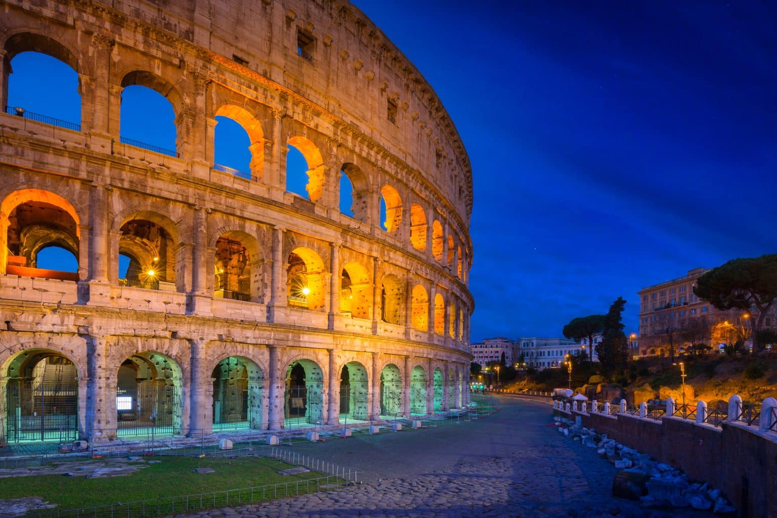 Visiter le Colisée de Rome merveille du monde TRVLR