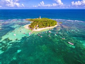 L'îlet du Gosier, un des joyaux de Guadeloupe, vue aérienne