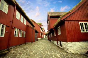 Les maisons rouge de Tinganes, un quartier de Torshavn, capitale des îles Feroe