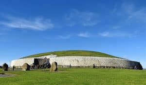  Newgrange néolithique préhistorique âge de pierre passage tombeau monticule.
