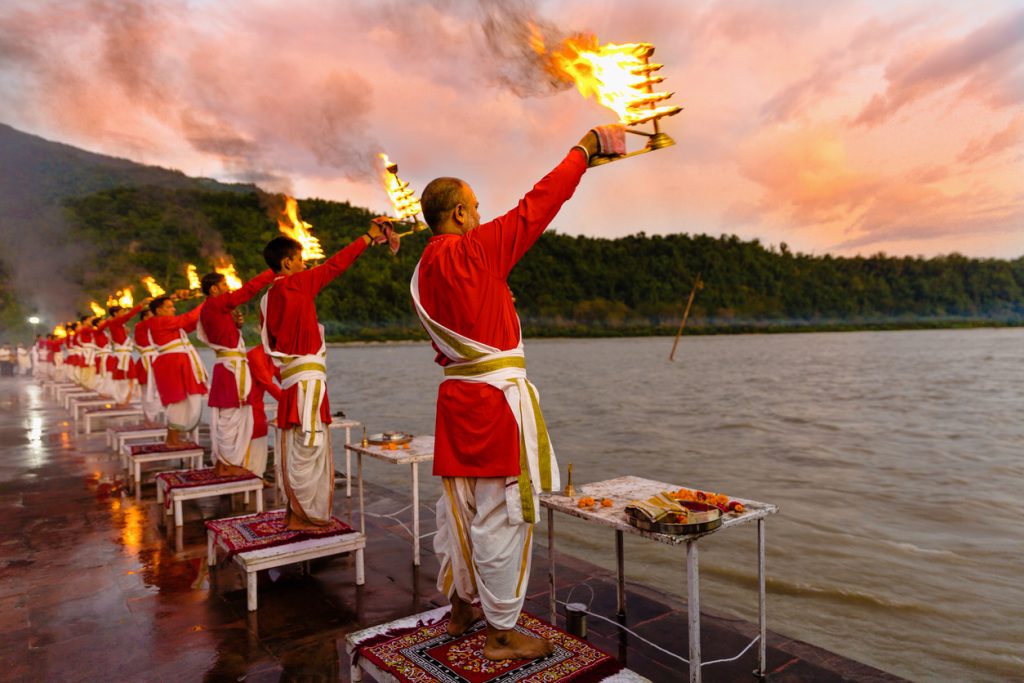 Voyage spirituel : cérémonie d'adoration du Gange à Rishikesh - Inde