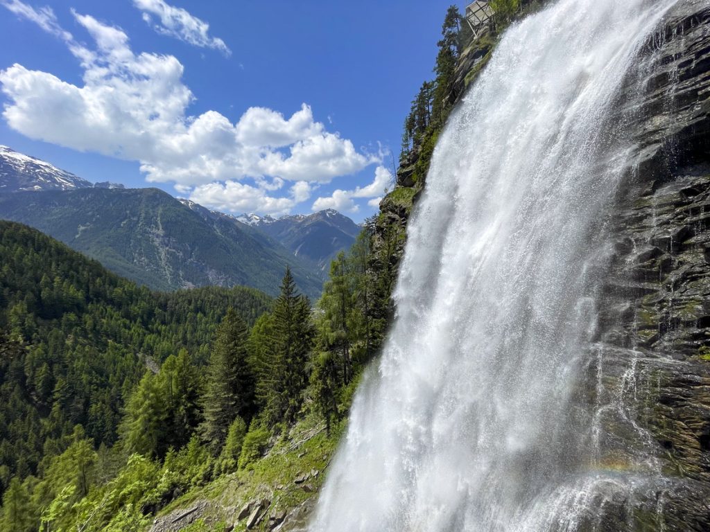 Cascade de Stuibenfall dans l'ötztal, l'une des plus belles vallées du Tyrol